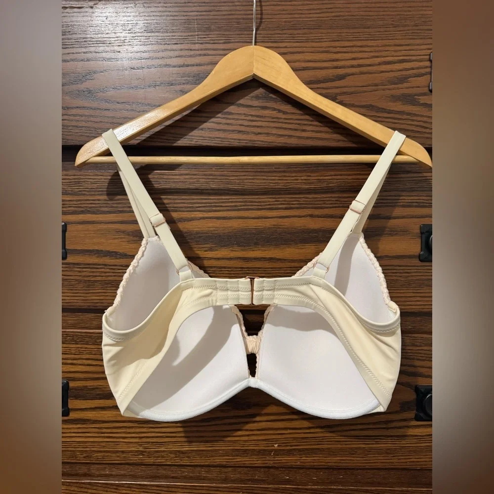 Shade & Shore 38DD bra textured cream fabric